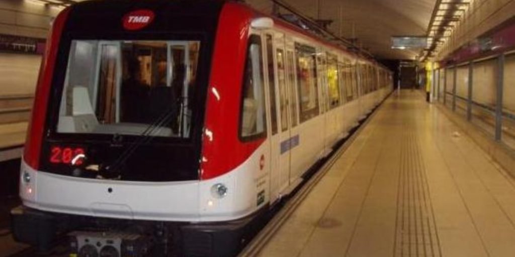 Exits From Paral-Lel Metro Station
